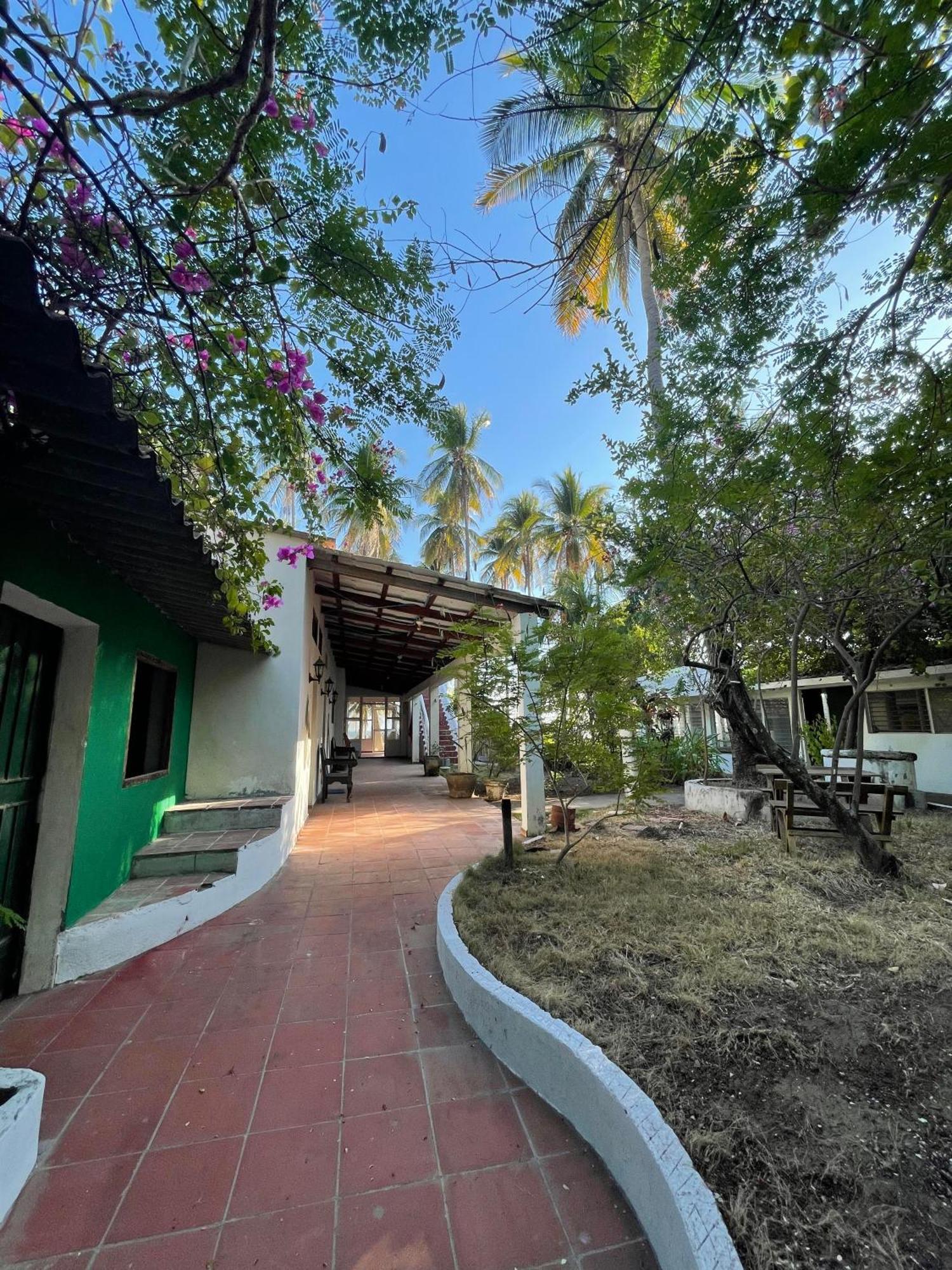 Sugarloaf Beach House & Surf Lodge Эль-Куко Экстерьер фото