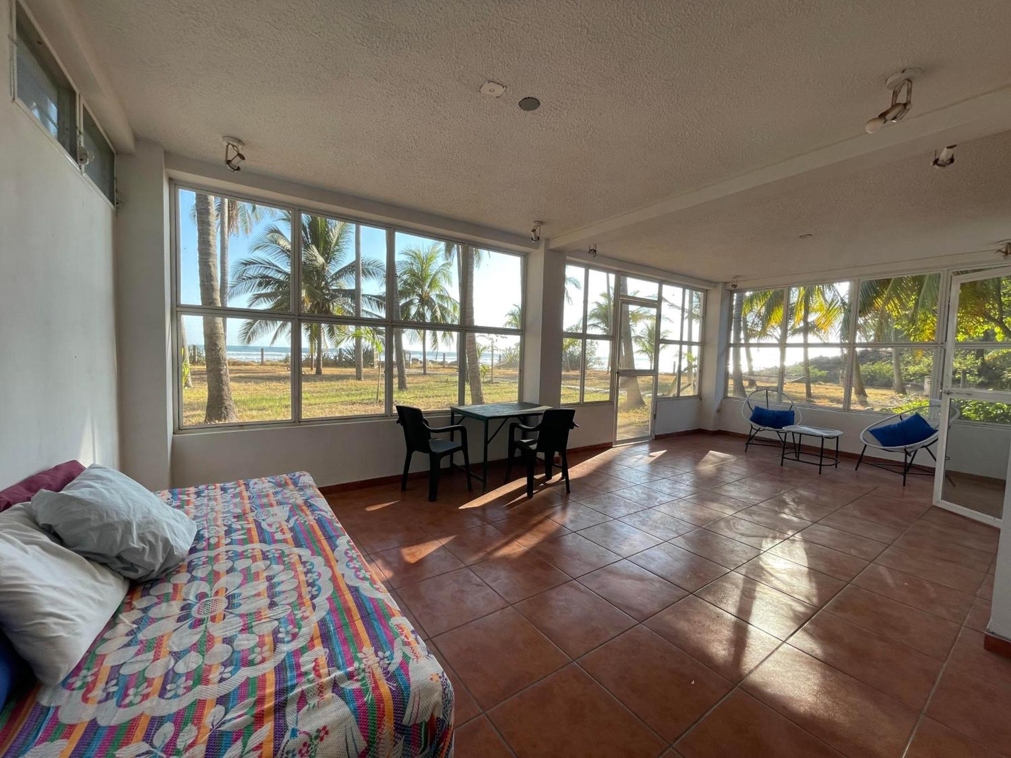 Sugarloaf Beach House & Surf Lodge Эль-Куко Экстерьер фото
